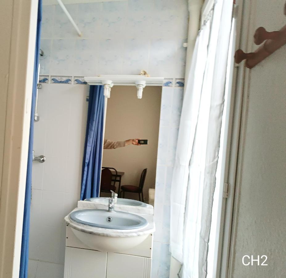 Hotel Le Fontenoy Провен Екстериор снимка